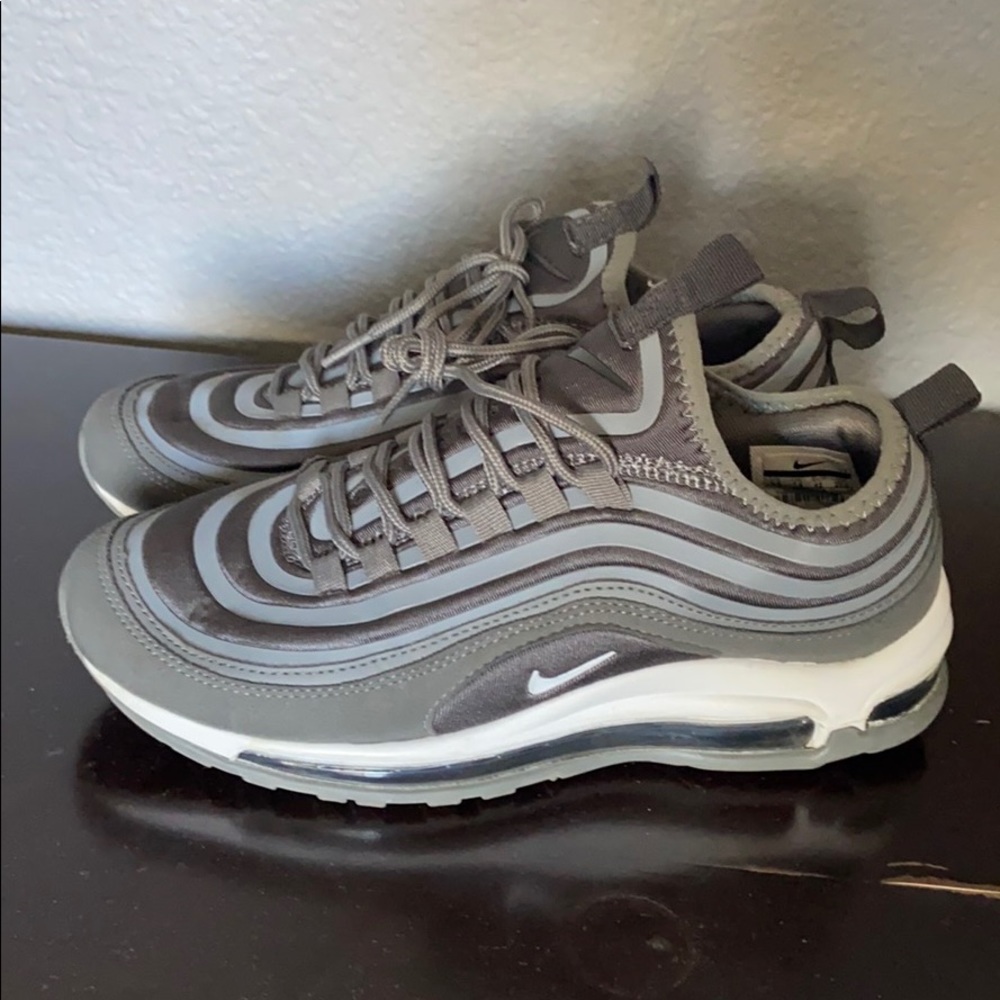 Nike air max’s 97 size 8.5